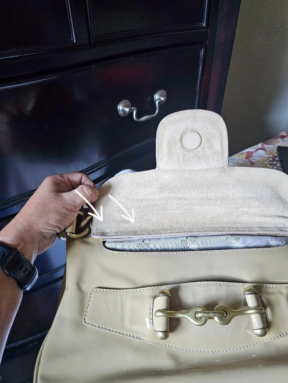 Mulberry Patent Tan Shoulder Bag with Signature Buckle